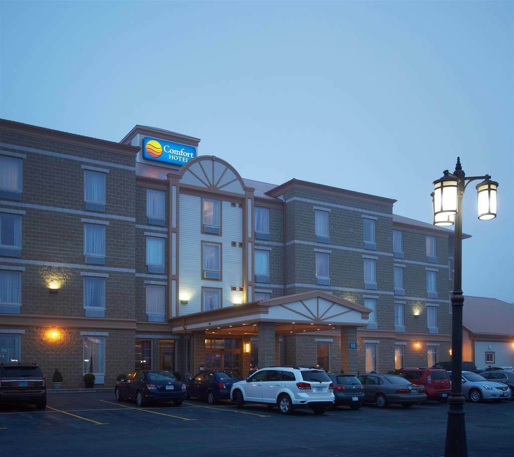 Comfort Hotel Bayer'S Lake Timberlea Exterior photo